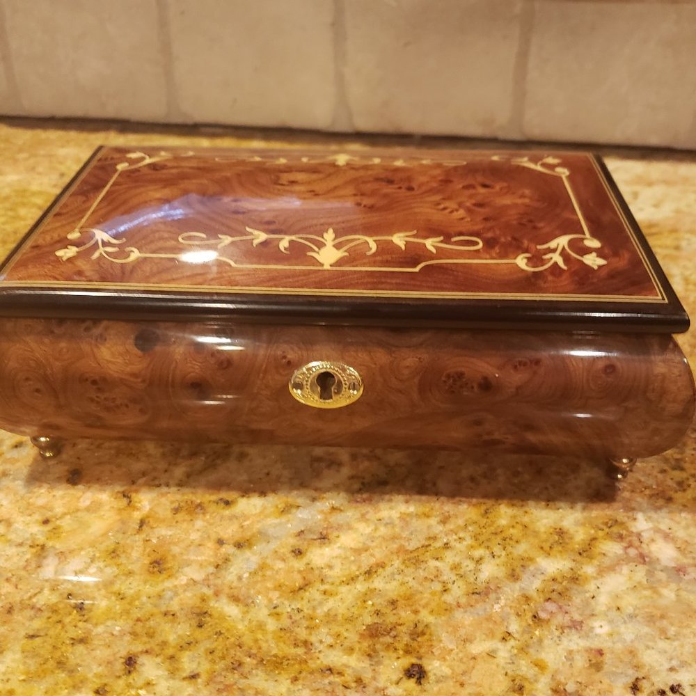 Vintage Italian Hand Crafted Inlaid jewelry Music